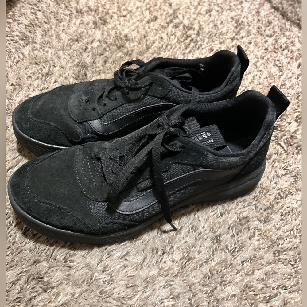 Vans Men's Classic Black Sneakers